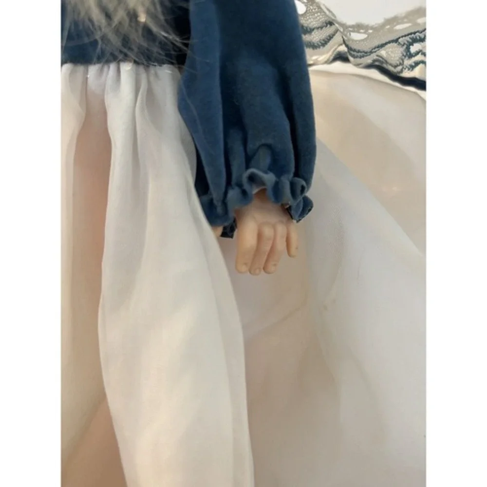 Miss Ginny  Vogue 14